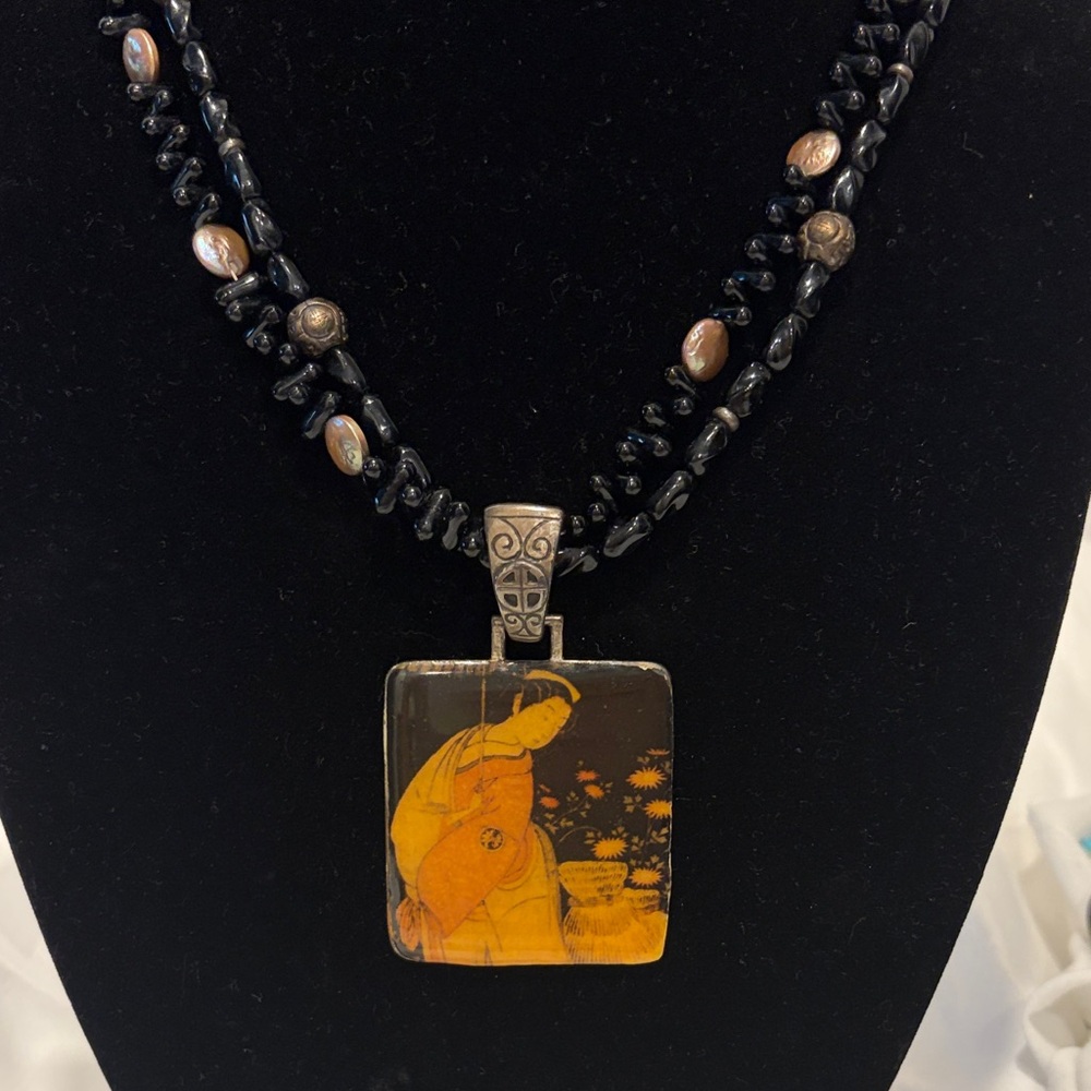 Oriental Artistic Black and Orange Pendant Necklace
